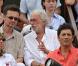 Roland-Garros 2009 : pour les huitièmes de finale disputés le lundi de Pentecôte, les célébrités sont venues en nombre. En couple et en famille ! Pierre Richard et son fils. 