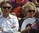 Roland-Garros 2009 : pour les huitièmes de finale disputés le lundi de Pentecôte, les célébrités sont venues en nombre. En couple et en famille ! Gérard Holtz et son amie. 