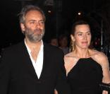 Sam Mendes et Kate Winslet quittant le restaurant The Spotted Pig à New York le 1er juin 2009