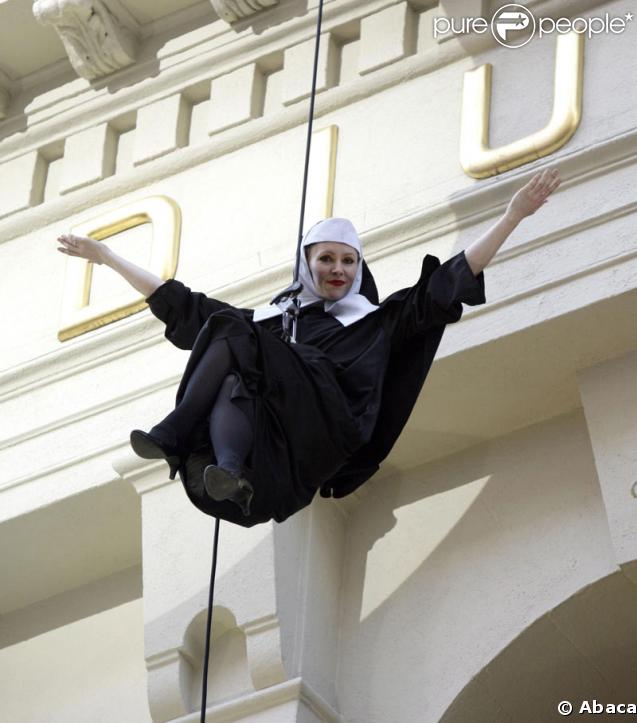 La première de la comédie musicale Sister Act à Londres le 2 juin 2009