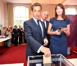 Nicolas Sarkozy et Carla Bruni ont voté ce matin dans le XVIe arrondissement de Paris