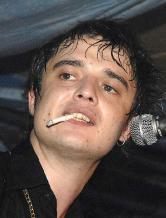 Pete Doherty en concert en 2006