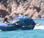 Geri Halliwell et son boyfriend Henry Beckwith en vacances en Sardaigne