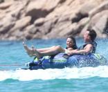 Geri Halliwell et son boyfriend Henry Beckwith en vacances en Sardaigne