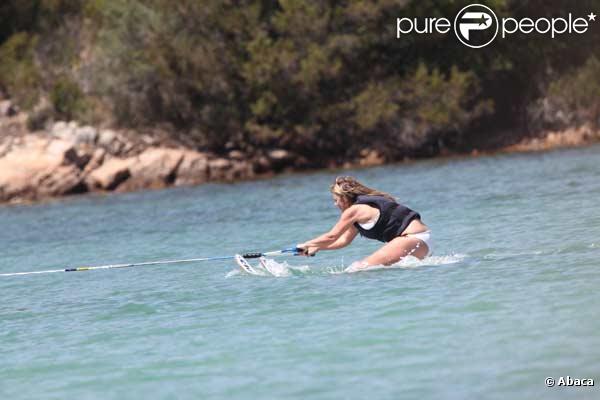 Geri Halliwell et son boyfriend Henry Beckwith en vacances en Sardaigne