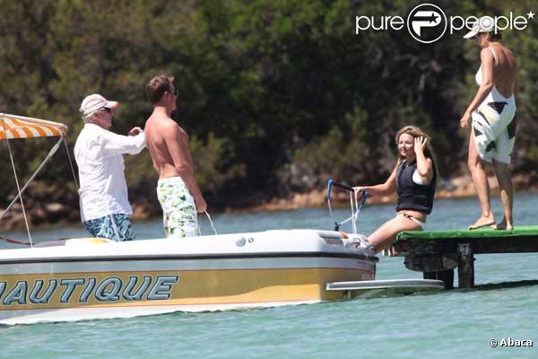 Geri Halliwell et son boyfriend Henry Beckwith en vacances en Sardaigne