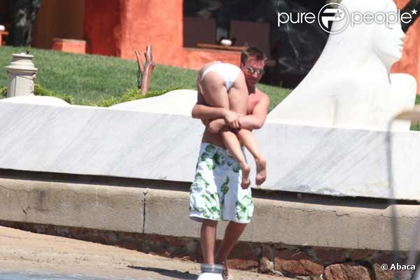 Geri Halliwell et son boyfriend Henry Beckwith en vacances en Sardaigne