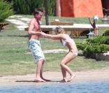 Geri Halliwell et son boyfriend Henry Beckwith en vacances en Sardaigne