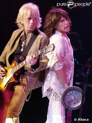 Brad Whitford et Steven Tyler, en 2003