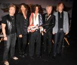 Aerosmith (2008) : Joey Kramer, Steven Tyler, Joe Perry, Brad Whitford et Tom Hamilton 