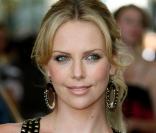 Charlize Theron apprécie sa vie. On la comprend...