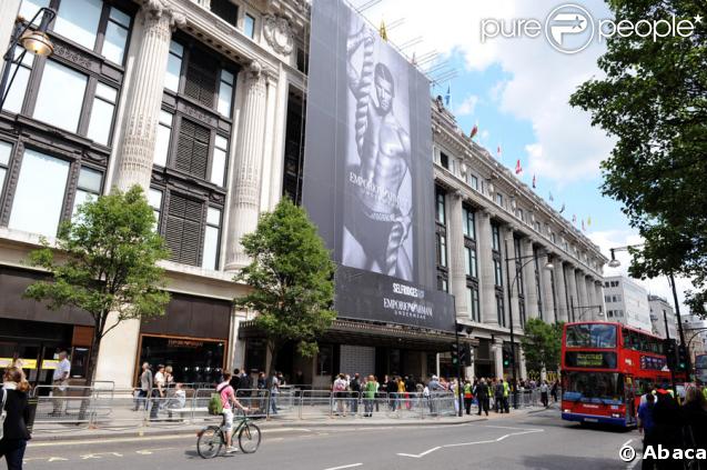 David Beckham lance sa ligne de sous-vêtements Armani, à la boutique Selfridges de Londres, le 11 juin 2009