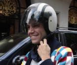 Mika quitte le Georges V... Trop cool !