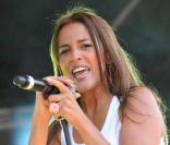 Nâdiya donne un concert dans le cadre de l\'événement La Journée de l\'Extrême - Grand Prix du président de la République. 13/06/09