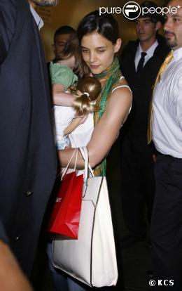 Katie Holmes et sa fille Suri font du shopping à Los Angeles, samedi 13 juin