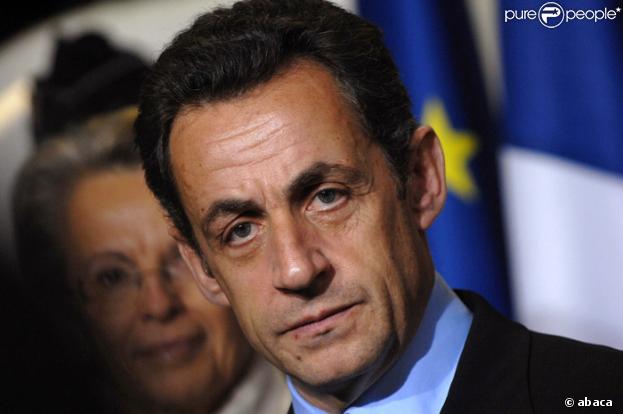 Nicolas Sarkozy porte plainte contre Ryanair pour usage