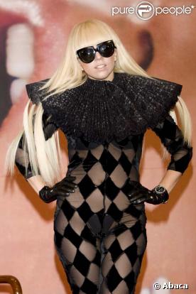 Lady Gaga à Seoul, vêtue une nouvelle fois à la limite de l'indescent