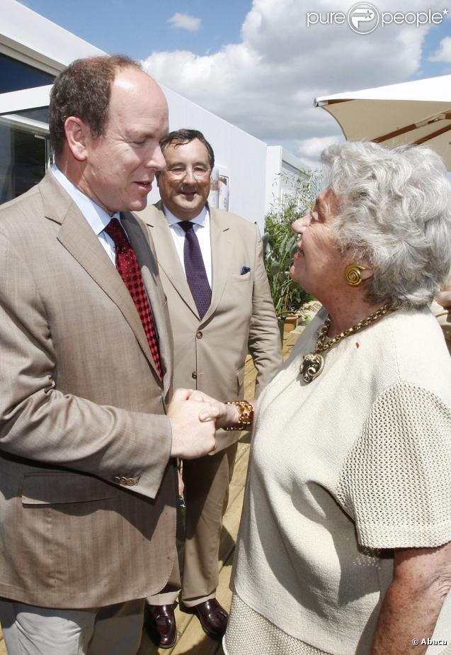 Albert de Monaco et Charlene Wittstock à Bordeaux pour Vinexpo, ici avec la Baronne  Philippine de Rothschild 