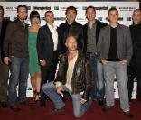 Laurent Zimmermann, Antoine Elizabé, Anna Langner, Anthony Dupray, Olivier Marchal, Guy Amram et Ange Basterga lors de la première de Dogfight à Paris le 22 juin 2009