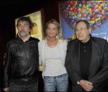 Oliver Marchal, Sarah Marshall et Robert Hossein lors de la première de Dogfight à Paris le 22 juin 2009