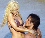 Paris Hilton, sulfureuse sur le tournage de son clip ! 
