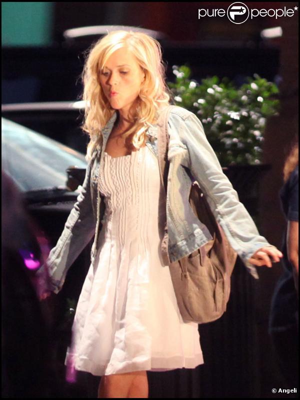 Reese Witherspoon sur le tournage de How do you do ? à Washington le 25 juin 2009