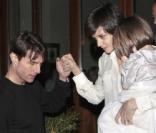 Tom Cruise prend soin de ses petites princesses : Katie Holmes et Suri Cruise  
