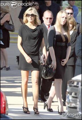 Les bouleversantes obsèques de Farrah Fawcett, qui se sont déroulées en la cathédrale Notre-Dame-des-Anges, à Los Angeles, le 29 juin 2009.