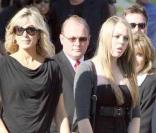 Les bouleversantes obsèques de Farrah Fawcett, qui se sont déroulées en la cathédrale Notre-Dame-des-Anges, à Los Angeles, le 29 juin 2009.