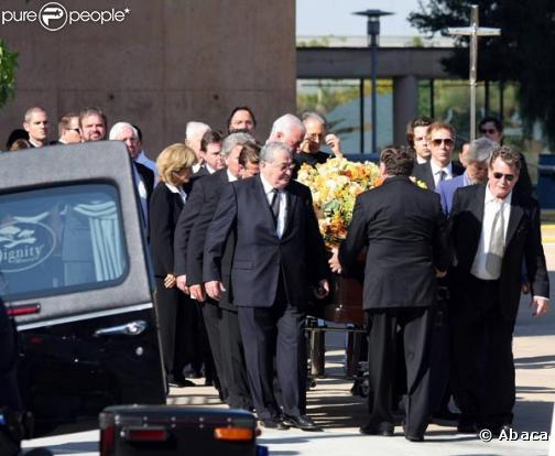 Les bouleversantes obsèques de Farrah Fawcett, qui se sont déroulées en la cathédrale Notre-Dame-des-Anges, à Los Angeles, le 29 juin 2009.