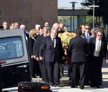 Les bouleversantes obsèques de Farrah Fawcett, qui se sont déroulées en la cathédrale Notre-Dame-des-Anges, à Los Angeles, le 29 juin 2009.