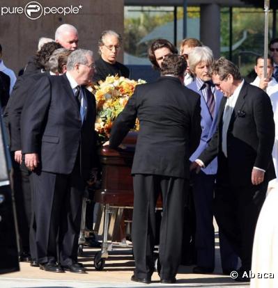 Les bouleversantes obsèques de Farrah Fawcett, qui se sont déroulées en la cathédrale Notre-Dame-des-Anges, à Los Angeles, le 29 juin 2009.