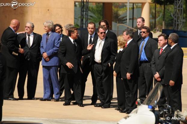 Les bouleversantes obsèques de Farrah Fawcett, qui se sont déroulées en la cathédrale Notre-Dame-des-Anges, à Los Angeles, le 29 juin 2009.