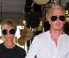 Victoria et David ont tout deux opté pour le blond platine. Aviator sur le nez, c'est main dans la main qu'ils s'offrent une séance shopping à Londres en mai 2007 