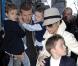 En novembre 2008, sortie avec leurs amis Tom Cruise et Katie Holmes ainsi que la petite Suri. La famille Beckham est au complet et carrément... lookée ! 