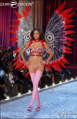 Adriana Lima pour Victoria's Secret !