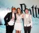Emma Watson, très minouche, entre Rupert Grint et Daniel Radcliffe, lors du photocall de "Harry Potter et le Prince de Sang-Mêlé", au Claridge Hotel de Londres, le 6 juillet 2009 !