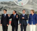 Barack Obama, Nicolas Sarkozy, Silvio Berlusconi, Dmitri Medvedev, Angela Merkel et Grodon Brown lors du sommet du G8 à L'Aquila en Italie le 8 juillet 2009 