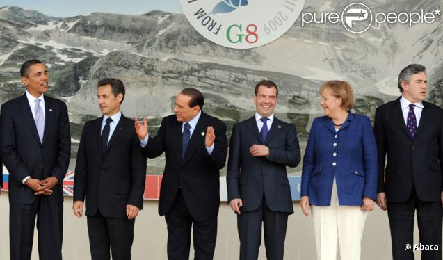 Barack Obama, Nicolas Sarkozy, Silvio Berlusconi, Dmitri Medvedev, Angela Merkel et Grodon Brown lors du sommet du G8 à L'Aquila en Italie le 8 juillet 2009 