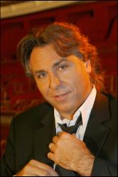 Roberto Alagna chantera sur le Bassin de Neptune à Versailles, le 9 juillet 2009