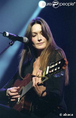 Carla Bruni : son troisième album classé secret défense