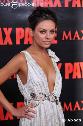 Mila Kunis, très belle sur tapis rouge !
