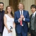 Robert Plant, star des derniers Grammys, monte en grade et fait... la fierté de ses enfants ! Regardez !