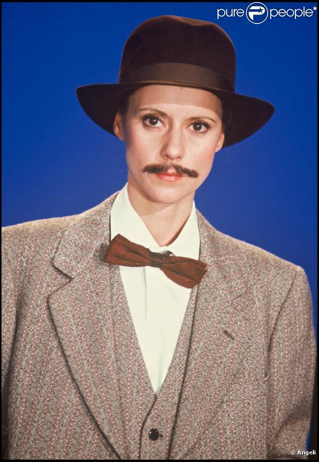 Dorothée en décembre 1985 :  A l'époque de Dorothée, les déguisements étaient monnaie courante ! Elle portait bien la moustache ! 