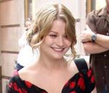Emilie de Ravin (droite) sur le tournage de Remember Me à New York le 13 juillet 2009
