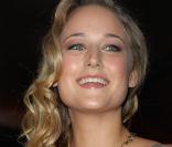La jolie Leelee Sobieski s'apprête à convoler avec Adam Kimmel !