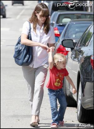 Jennifer Garner et sa grande fille Violet à Los Angeles. 19/07/09
