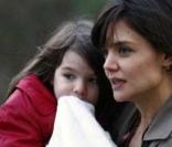 Katie Holmes et sa fille Suri Cruise sont sur le tournage de Don't Be Afraid of the Dark