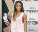 Ciara lorsqu'elle avait les cheveux longs 