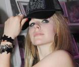 La chanteuse canadienne Avril Lavigne s'éclate au VIP Room, à Saint-Tropez, le 22 juillet 2009 !